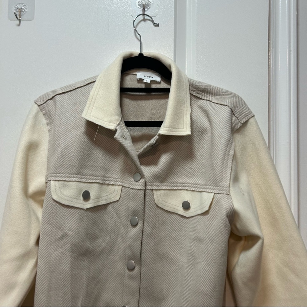 Elegant Cream and Gray Women's Utility Jacket - Picture 2 of 10